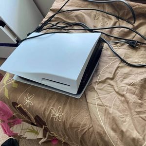 Ps5 for sell work as new. Over 100 games